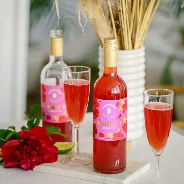 kombucha-z-hibiskusem-750-ml-stan-nowy