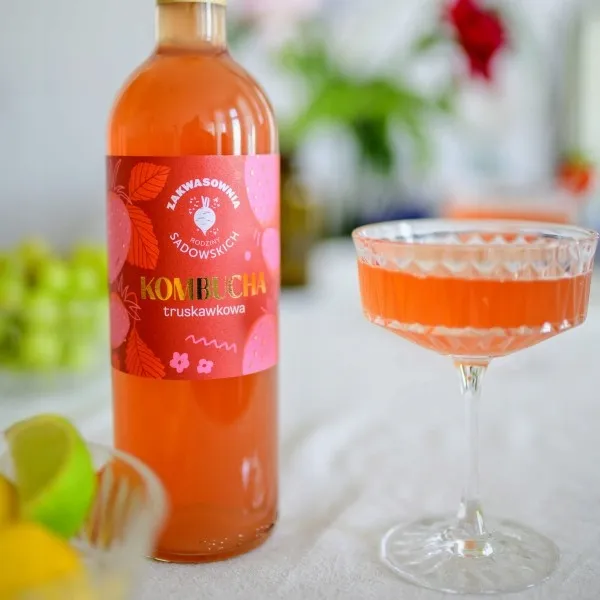 kombucha-truskawkowa-750-ml-stan-nowy