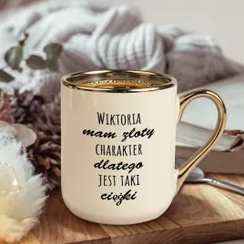 kubek-do-kawy-ze-zlotym-uchem-i-nadrukiem-dla-niej