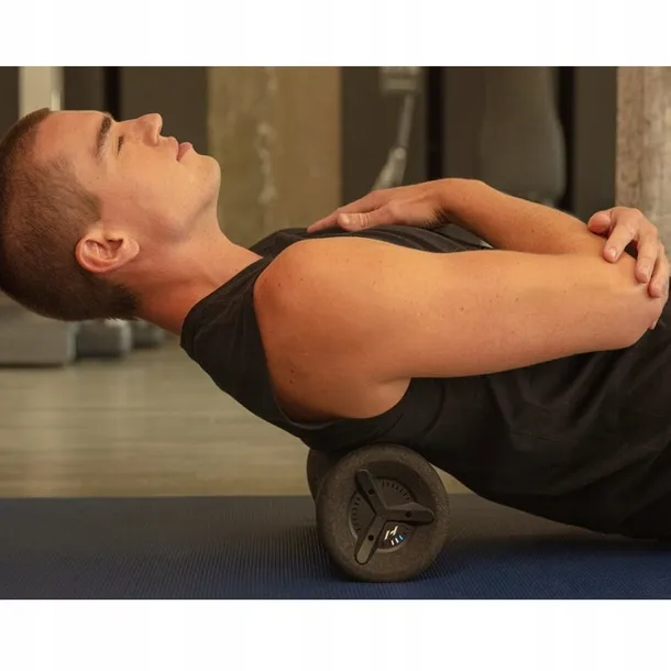 hyperice-vyper-3-roller-do-masazu-partie-ciala-brzuch-lydki-plecy-posladki-ramiona-stopy-uda