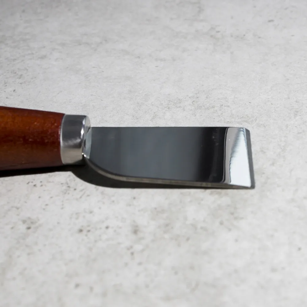 noz-szewski-japonski-z-drewniana-raczka-do-precyzyjnego-ciecia-skory