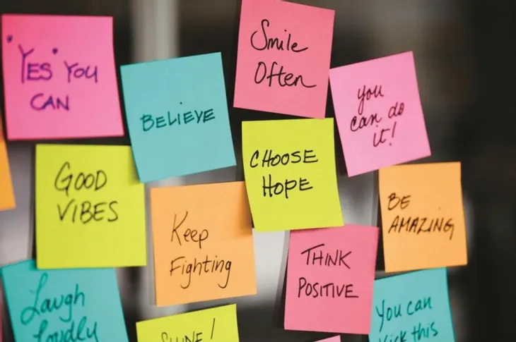 karteczki-post-it-z-notes-8x90k-podajnik-gratis-marka-inna