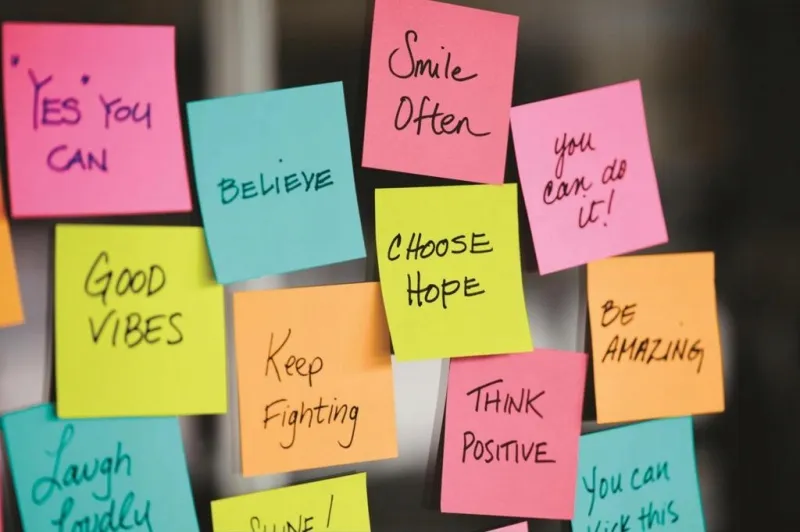 karteczki-post-it-z-notes-8x90k-podajnik-gratis