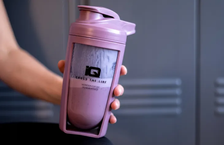 shaker-agita-kolor-dominujacy-rozowy