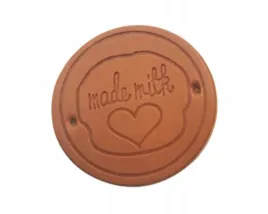 metka-naszywka-made-with-ekoskora-25x25-mm-m73