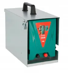 elektryzator-akumulatorowy-savanne-3000-dla-koni-bydla-owiec-i-koz-45j-ako