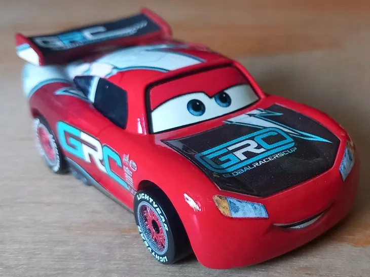 cars-auto-lightning-mcqueen-hty00-bohater-brak