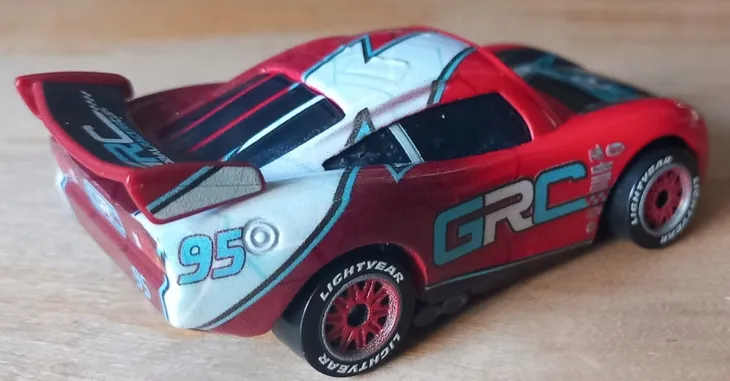 cars-auto-lightning-mcqueen-hty00-marka-mattel