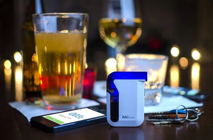 prezent-alkomat-bactrack-mobile-bluetooth-bt-m5