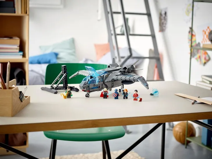 lego-marvel-76248-quinjet-avengersow-marka-lego