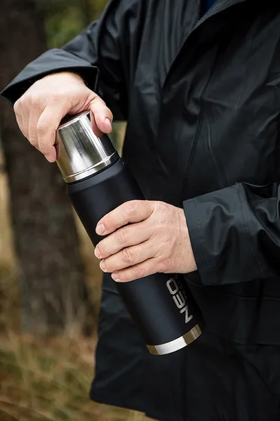 termos-1000-ml-neo-stan-nowy-kolor-dominujacy-czarny