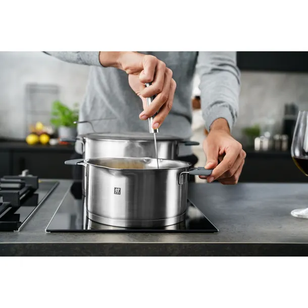 zwilling-simplify-zestaw-4-garnkow-stan-nowy-kolor-srebrny