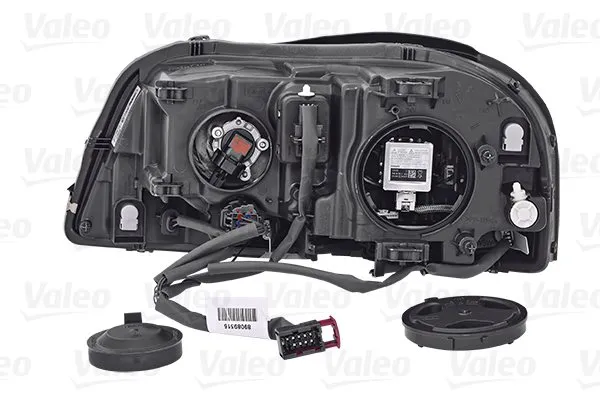 reflektor-swiatel-przednich-046899-val