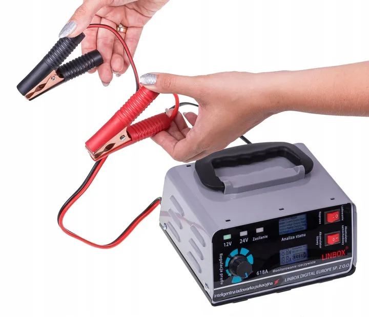 prostownik-samochodowy-do-akumulatorow-24v-12v-30a