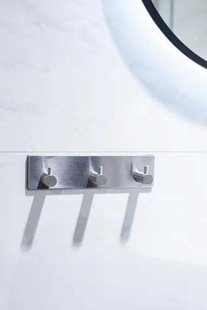 wieszak-scienny-potrojny-stalowy-liczba-miejsc-do-wieszania-3