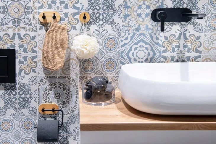 wieszak-scienny-podwojny-bambus-material-wykonania-drewno