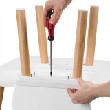 taboret-krzeselko-dzieciece-misiek-biale-plec-unisex