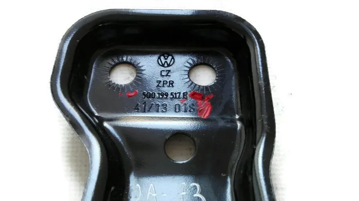 mocowanie-silnika-audi-a3-14-13-stan-nowy-jakosc-czesci-zgodnie-z-gvo-o-oryginal-z-logo-producenta-samochodu-oe