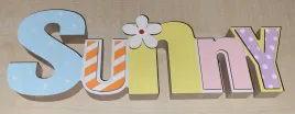 napis-sunny-drewniany