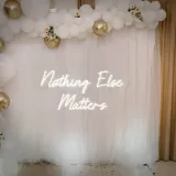 neon-nothing-else-matters-120x20cm