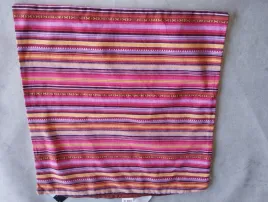 poszewka-na-poduszke-w-paski-odcienie-rozu-45x45cm