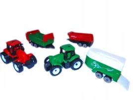 farma-traktor-przyczepa-na-wsi-farmer-traktory