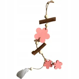 dekoracja-wiszaca-z-galazkami-i-kwiatami-roz