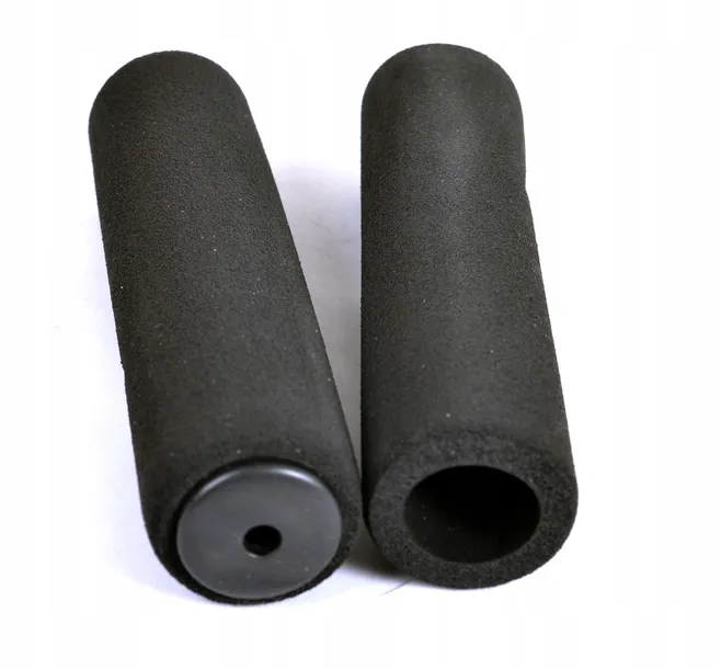 chwyty-kierownicy-soft-kolor-dominujacy-czarny