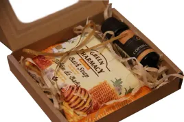 zestaw-prezentowy-mydlo-miodowe-green-pharmacy-olejek-eteryczny-copaiba-nan