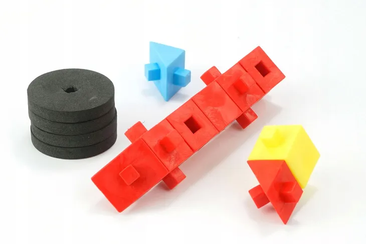 kubiki-na-start-70el-abino-bohater-brak
