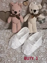 biale-buciki-do-chrztu-z-kwiecista-koronka-buty-3-68