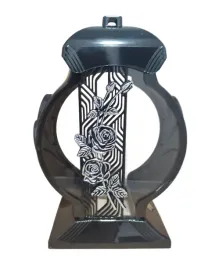 znicz-obelix-elegancka-czarna-kapliczka-z-dwiema-srebrnymi-rozami-35cm