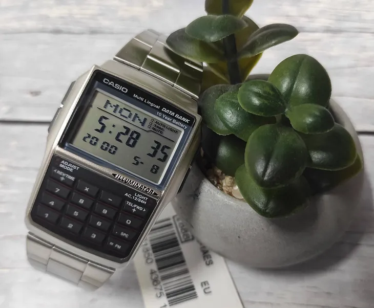 zegarek-casio-dbc-32d-1aef-databank-kalkulator-stan-nowy-cechy-dodatkowe-nie-zawiera-niklu