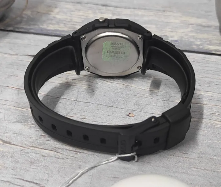 zegarek-casio-w-59-1vqes-cechy-dodatkowe-nie-zawiera-niklu