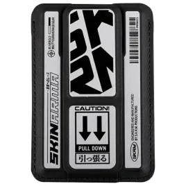 portfel-skinarma-kado-kira-kobai-wallet-mag-charge-grip-stand-chrome