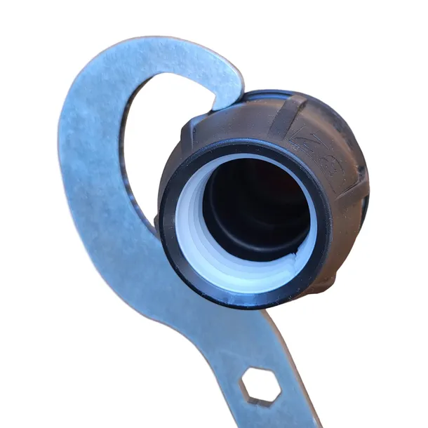 metalowy-klucz-do-odkrecania-przykrecania-zlaczek-ksztaltek-rur-pe-16-75mm-maksymalna-srednica-rury-75-mm