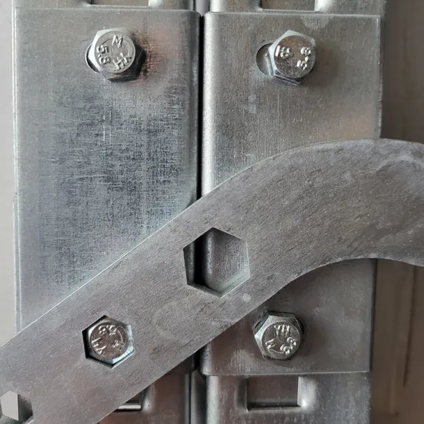 metalowy-klucz-do-odkrecania-przykrecania-zlaczek-ksztaltek-rur-pe-16-75mm-rodzaj-klucz-kod-produktu-mr-kpe-02