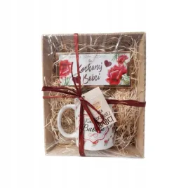 zestaw-prezentowy-dla-kochanej-babci-kubek-i-czekolada-z-motywem-rozy