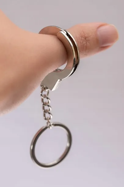 brelok-kajdanki-cechy-dodatkowe-brak