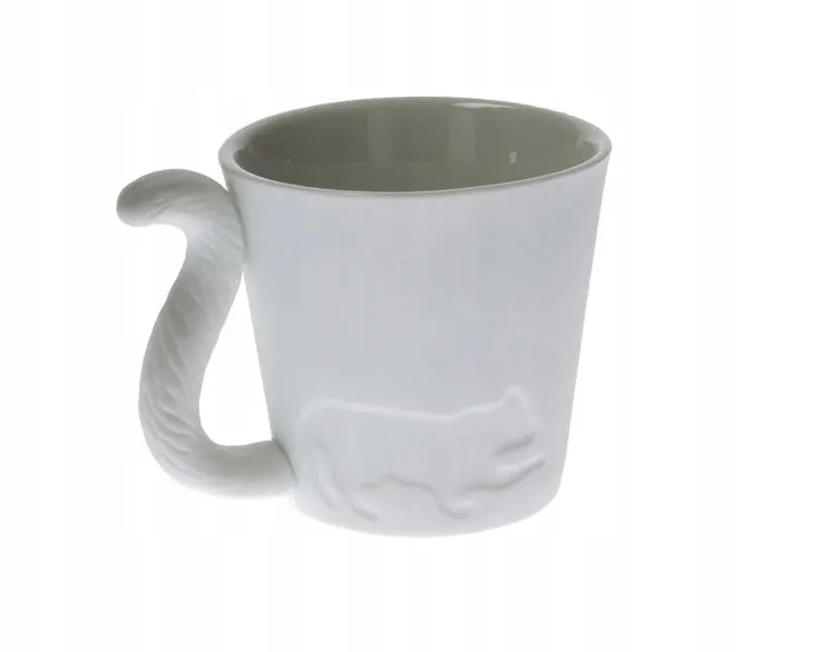 kubeczek-z-ogonkiem-kotek-material-wykonania-porcelana
