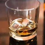 metalowe-kostki-do-drinkow