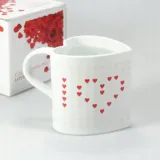 kubek-magiczne-serduszka-serce-marka-gadget-master