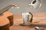 kubek-muzyka-gitara-klasyczna-rodzaj-gadzetu-kubek