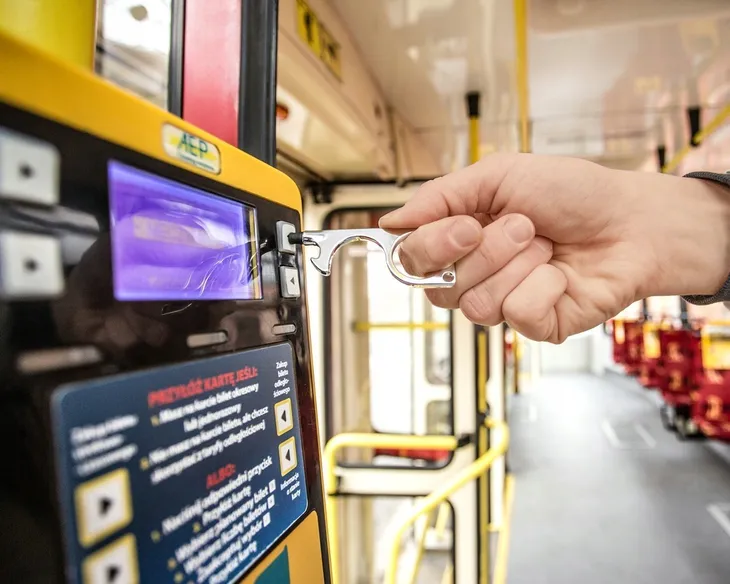 bezdotykowy-dotykacz-srebrny-marka-gadget-master