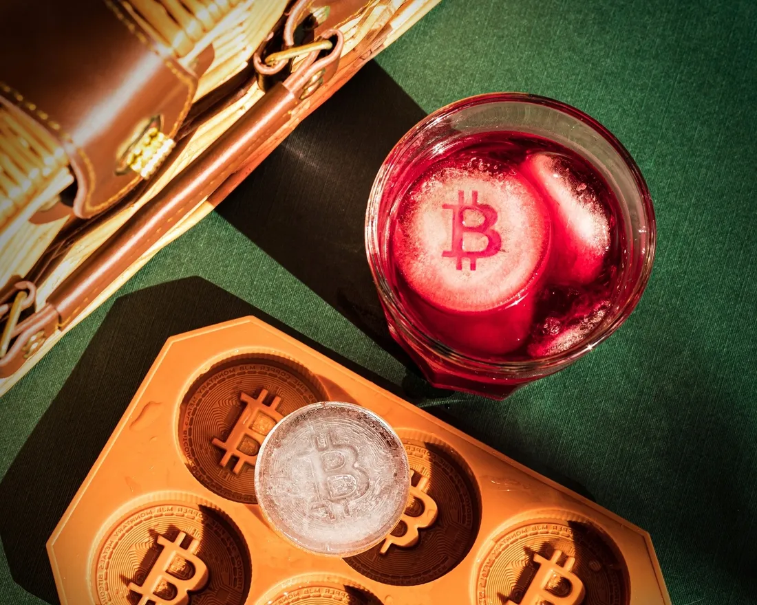foremka-na-lod-i-czekolade-bitcoin