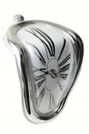 cieknacy-zegar-salvadora-dali-rzymskie-cyfry