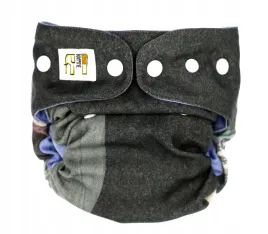 pielucha-welniana-otulacz-gory-z-niebieskim-pieluchy-wielorazowe-nappime