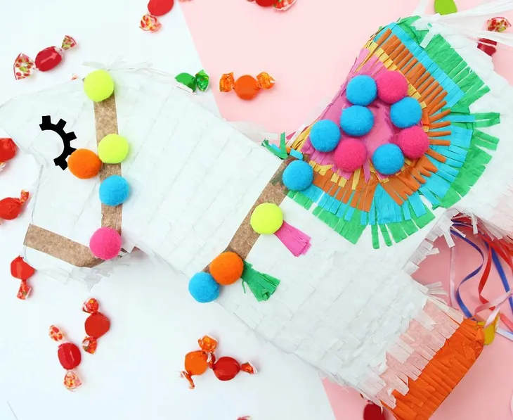 piniata-lama-36x75x45cm-kolor-dominujacy-bialy