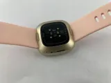 smartwatch-fitbit-versa-2-rozowy-material-paska-guma