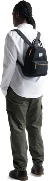 plecak-herschel-nova-mini-9l-light-denim-glebokosc-krotszy-bok-12-cm
